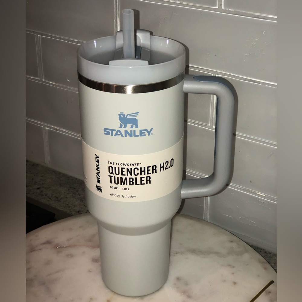 ✨NWT✨ Stanley Quencher H2.0 FlowState Tumbler 40oz (Fog) - Picture 6 of 17